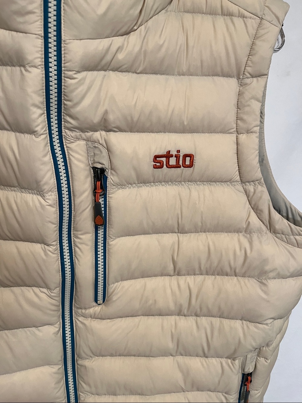 Stio Men's Hooded Packable Goose Down Vest Cream With Blue Lining - Picture 2 of 14